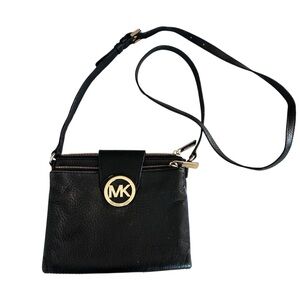 Michael Kors Fulton Black Pebbled Leather Crossbody Bag Built-in Wallet